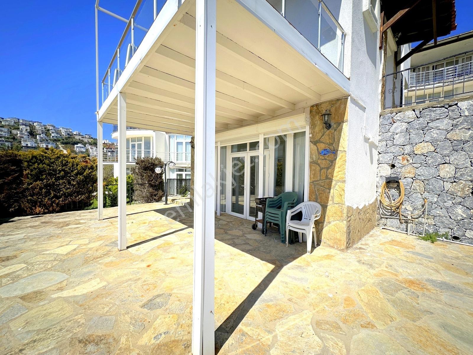 Bodrum Plajlara Yakın, Manzaralı Doğa İçinde Eşyalı Trplex Villa - Görsel 32