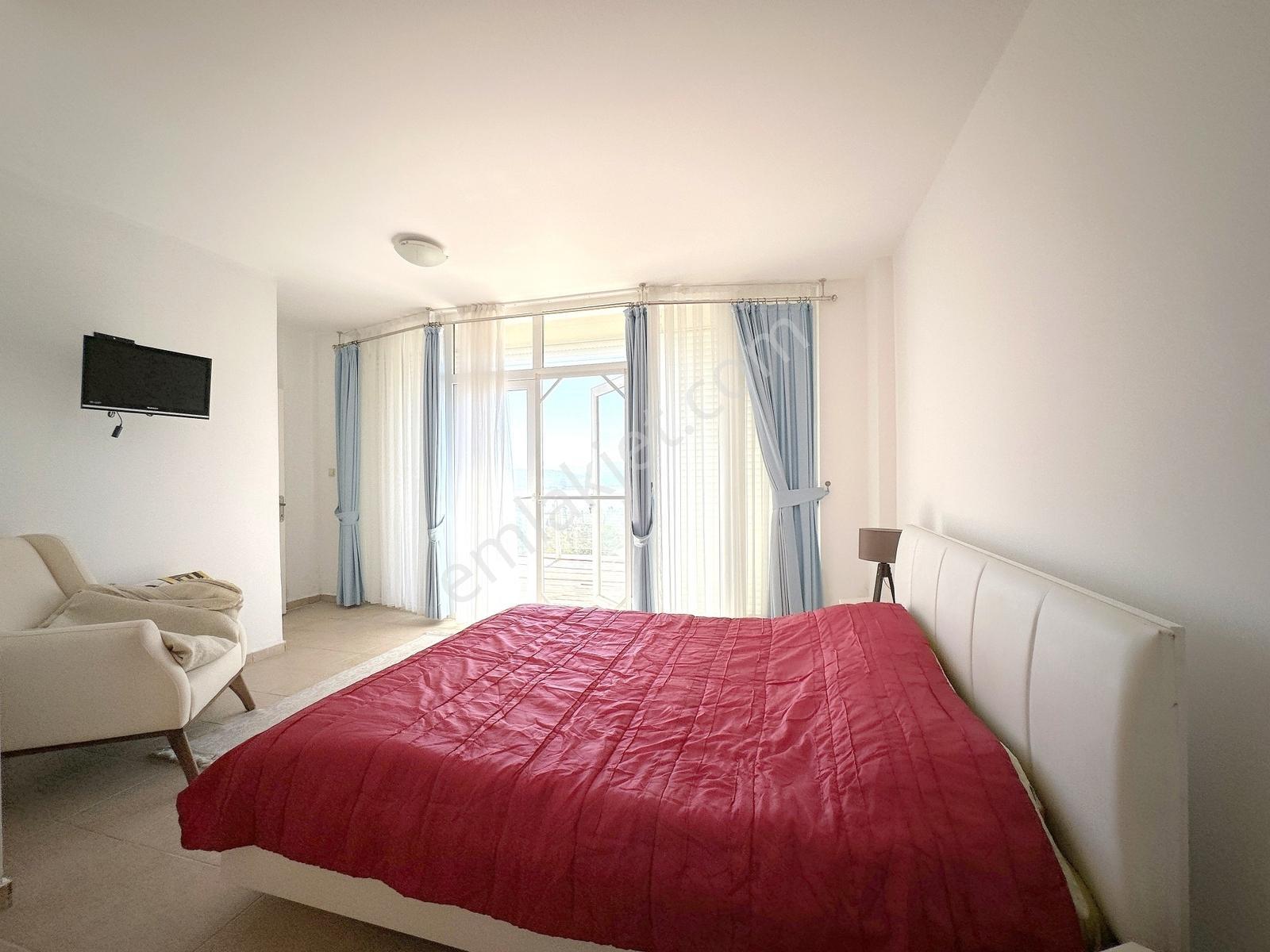 Bodrum Plajlara Yakın, Manzaralı Doğa İçinde Eşyalı Trplex Villa - Görsel 24