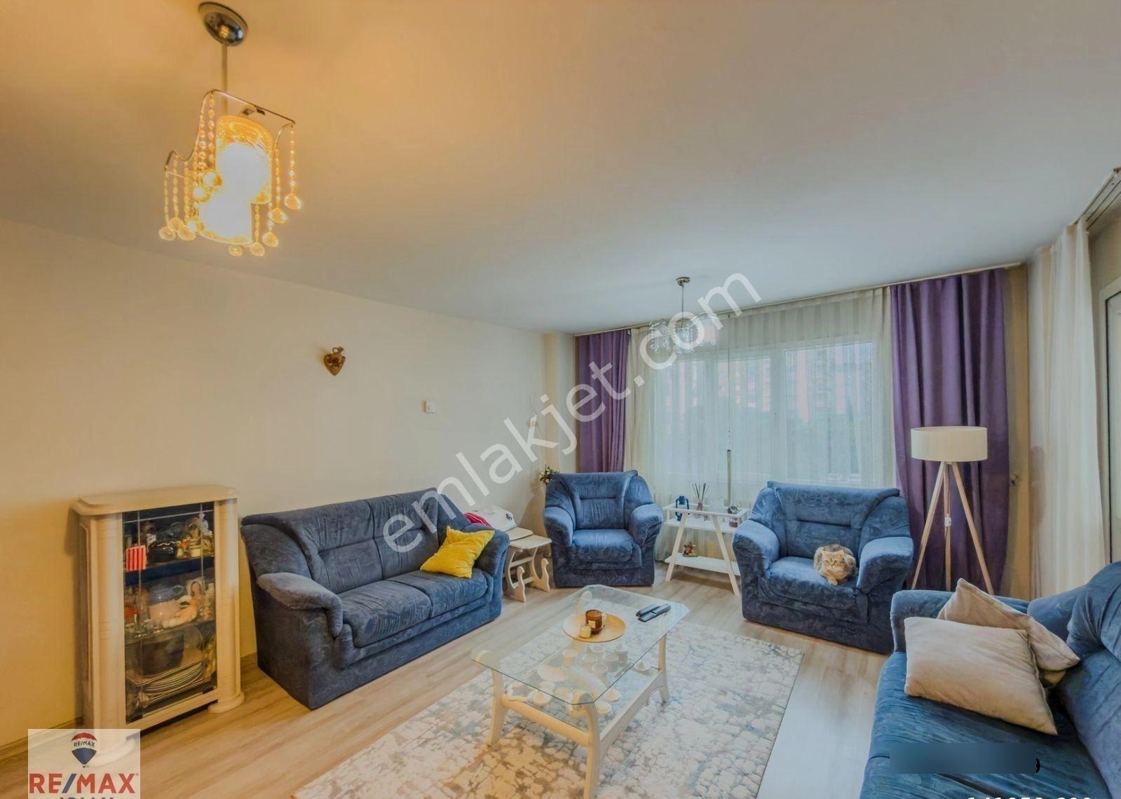 Bayraklı Adalet Mahallesi Hürol Sitesinde Satılık 3+1 Daire - Görsel 2