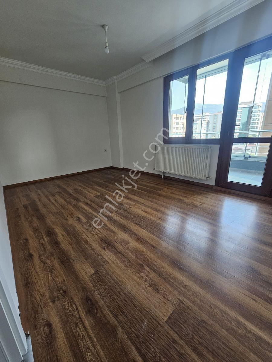 Güzelyurtta Site İçinde Havuzlu 3+1 Geniş Kiralık Daire - Görsel 2