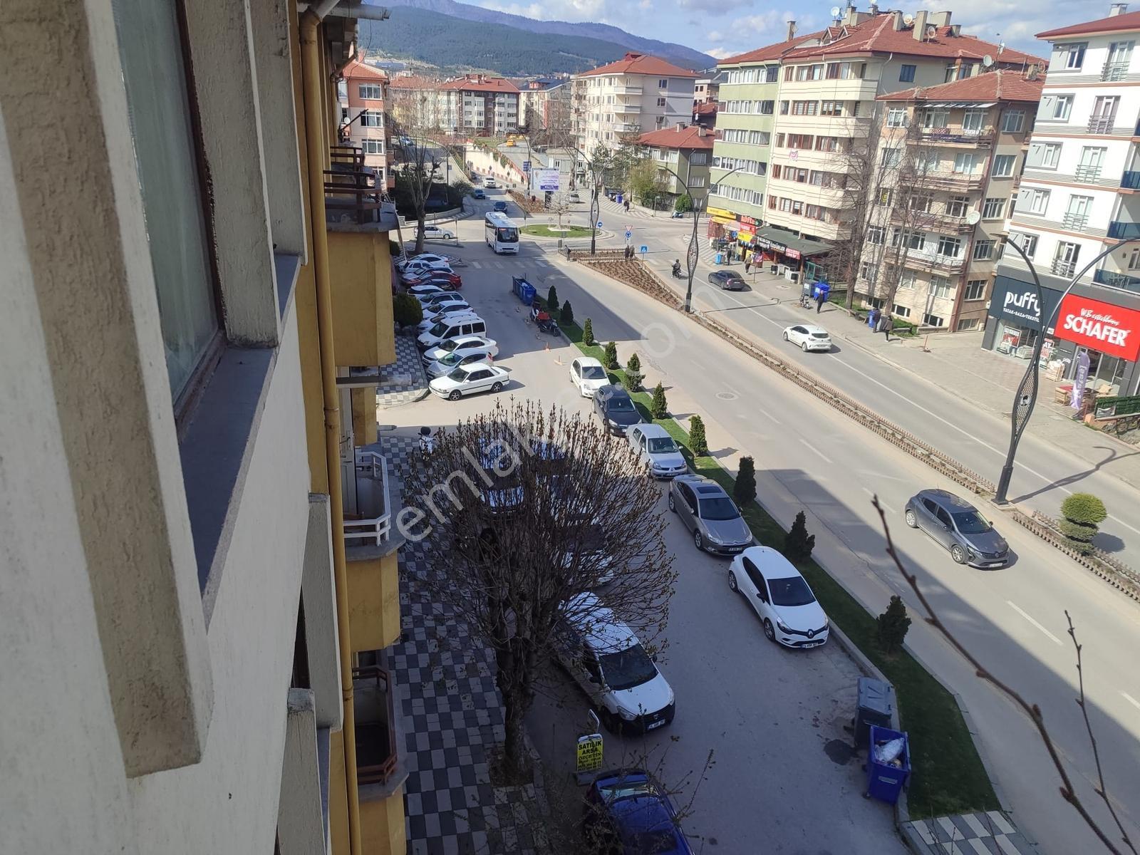 Full Eşyalı 3+1 | 120 M² | 3 Balkonlu | Cadde Üzerinde Daire - Görsel 16