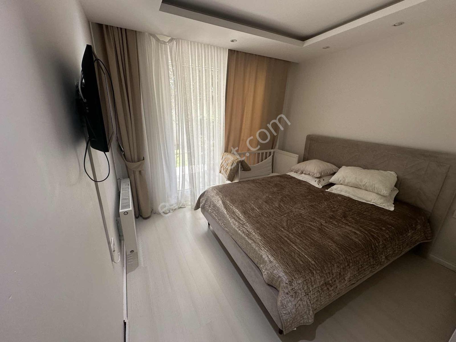 Büyükçekmece Pınartepe Aileye Uygun Havuzlu 2+1 Bahçe Katı - Görsel 26