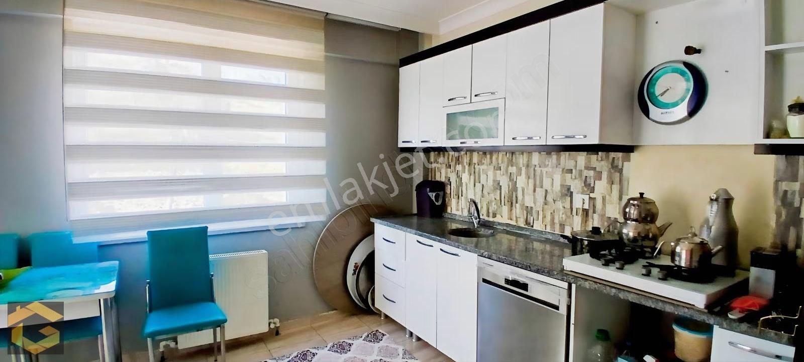 Feridun Çelikte 3+1 Satılık Site Dairesi - Görsel 24
