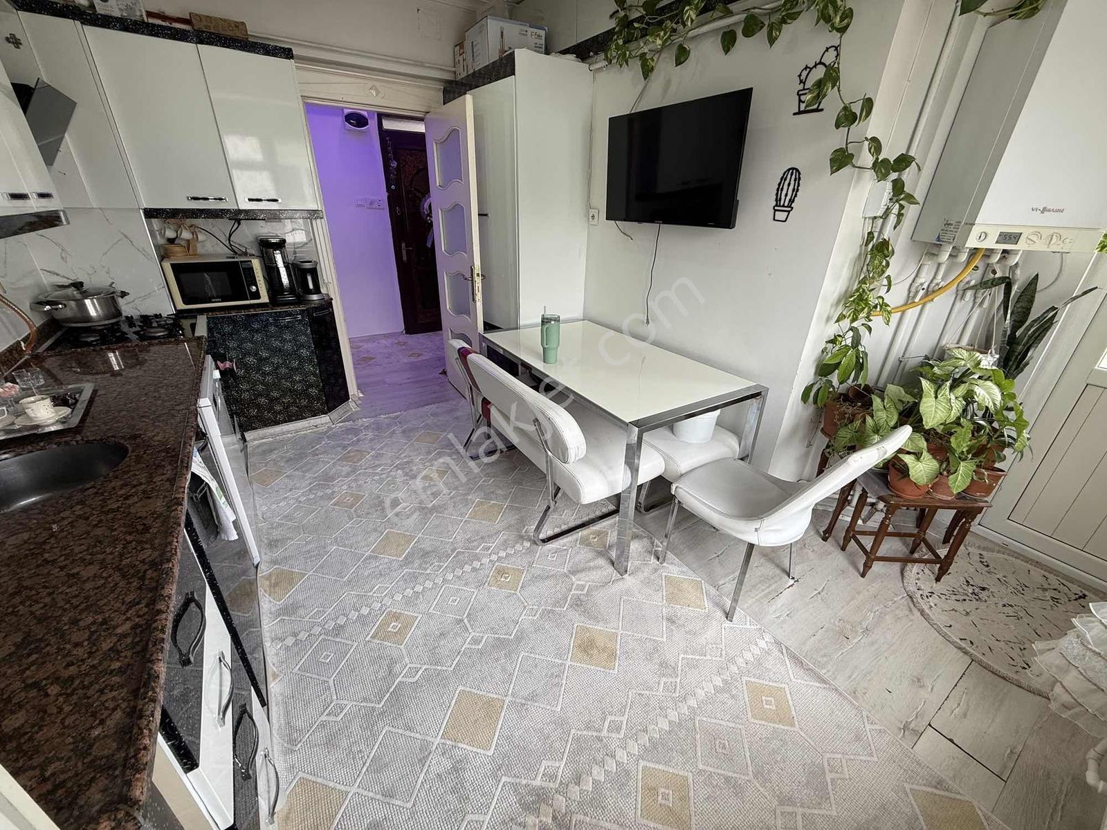 Uzaydan Deniz Mahallesinde Geniş Bakımlı Daire - Görsel 9