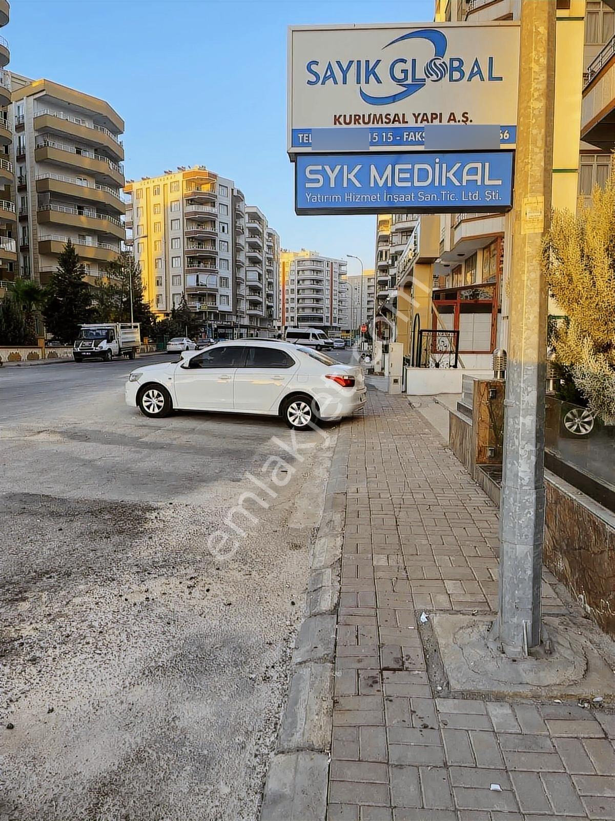 Karşıyaka'da Satılık 3+1 Ultralüks Dayalı Döşeli Büro - Görsel 4