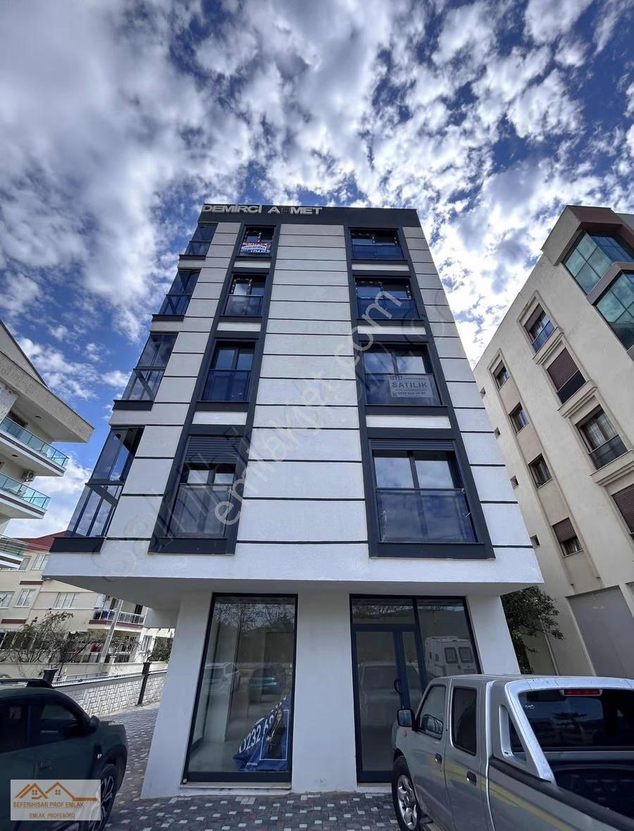 Güzelbahçe Yelki De Kiralık 2+1 Okul Bölgesinde Merkezi Konum