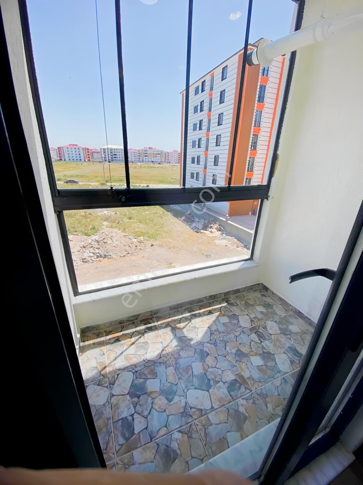 Yenişehirde Otoparklı Ara Kat Kiralık Lüks Eşyalı 1+1 Daire - Görsel 3