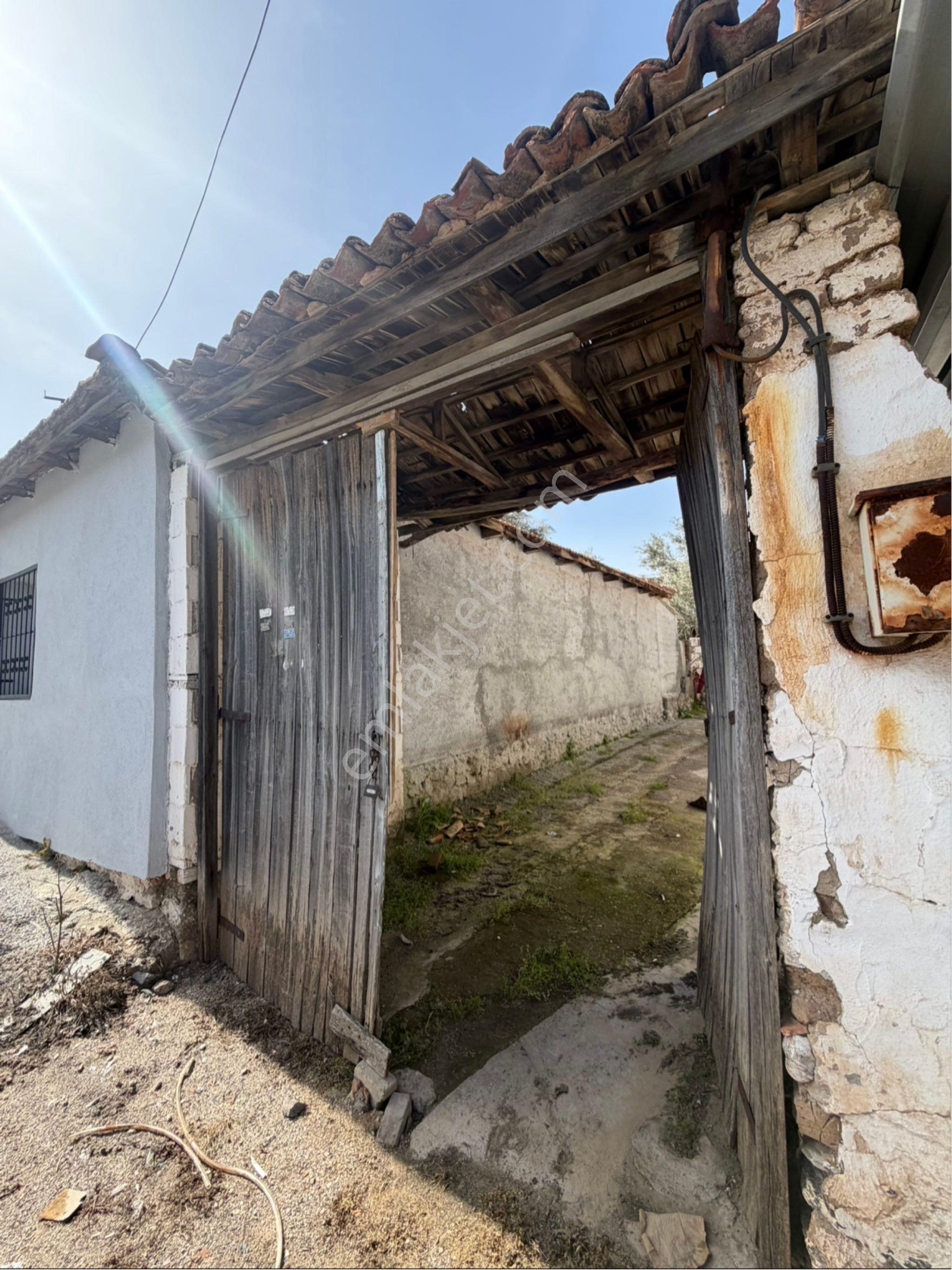 Manisa Ahmetli Barbaros Mahallesi 540m2 Avlulu Ev - Görsel 31