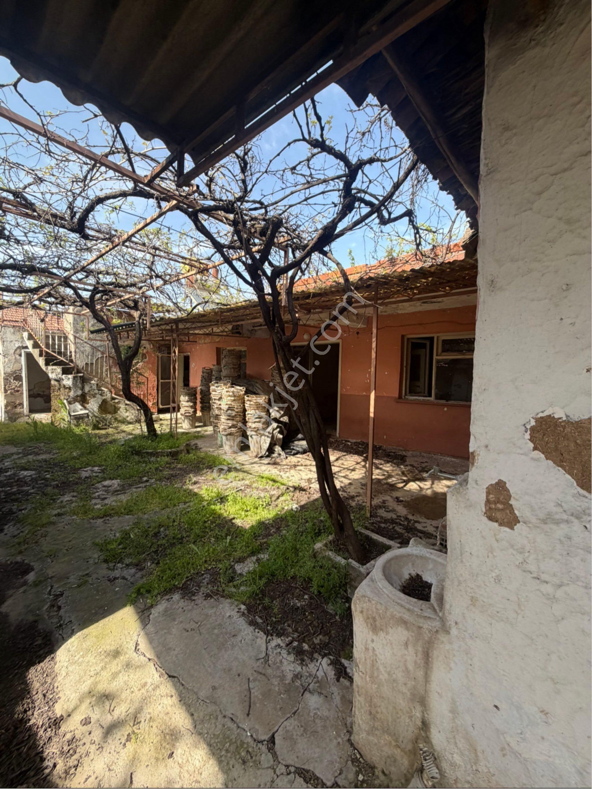 Manisa Ahmetli Barbaros Mahallesi 540m2 Avlulu Ev - Görsel 13