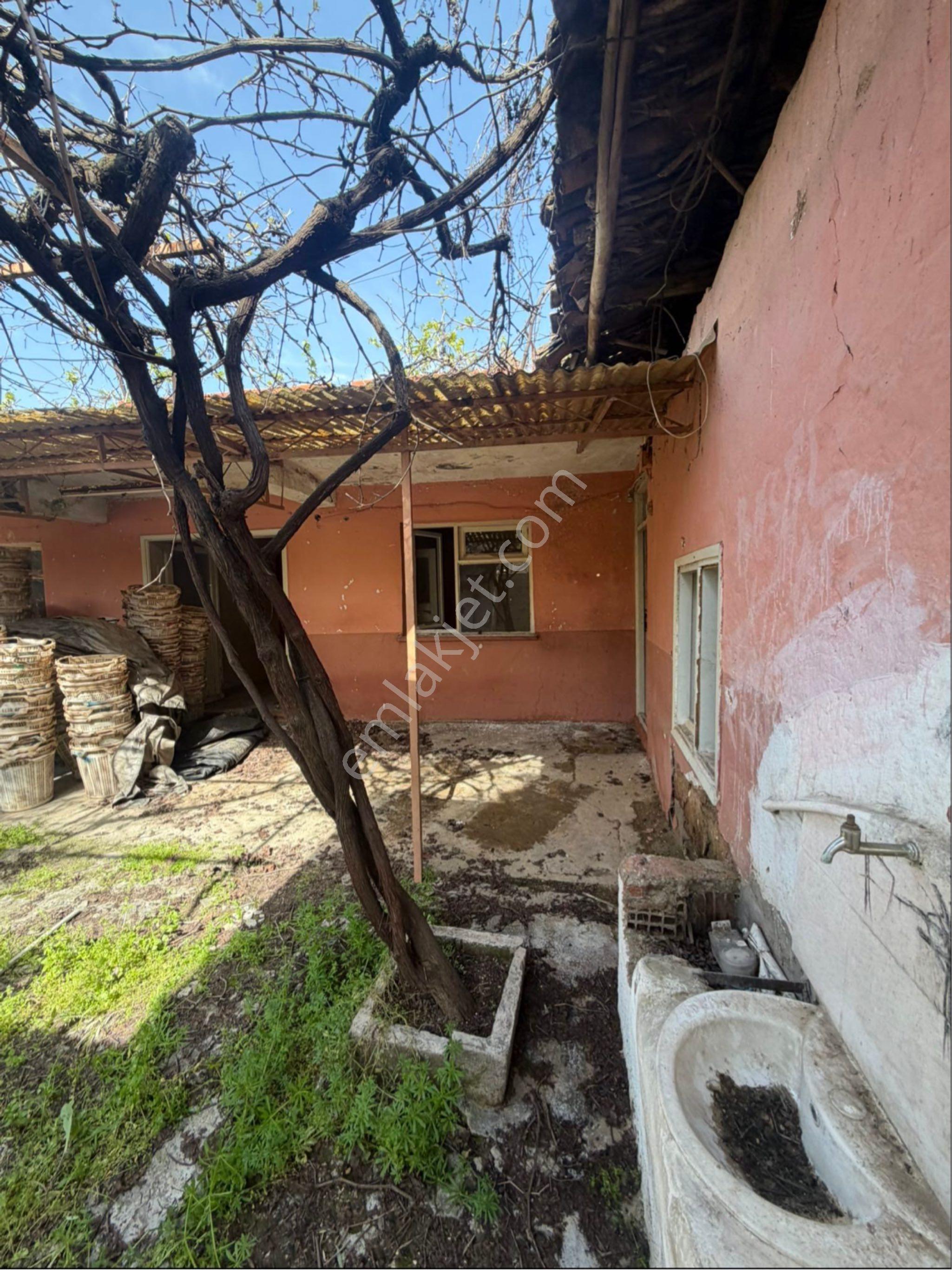 Manisa Ahmetli Barbaros Mahallesi 540m2 Avlulu Ev - Görsel 16