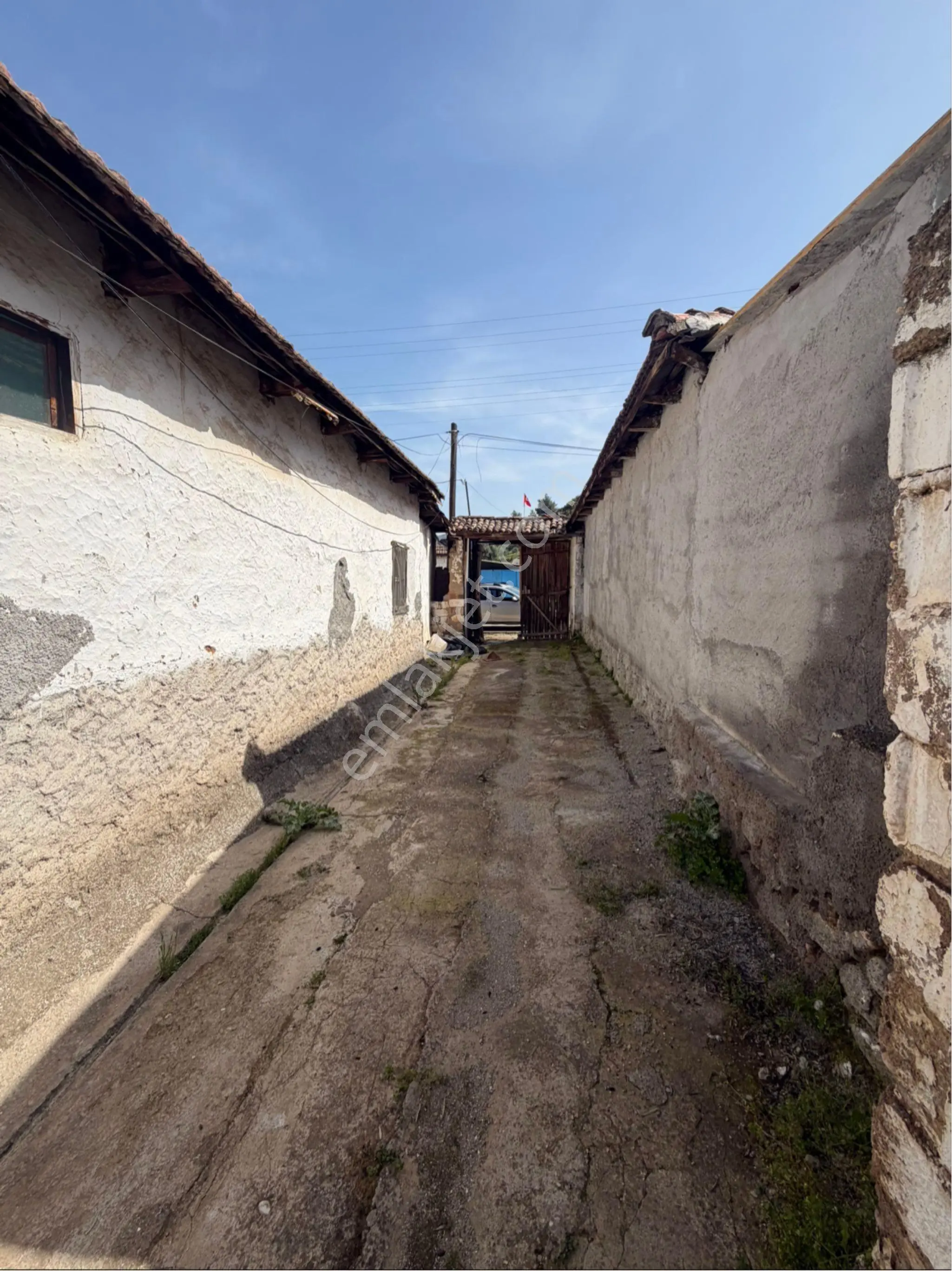 Manisa Ahmetli Barbaros Mahallesi 540m2 Avlulu Ev
