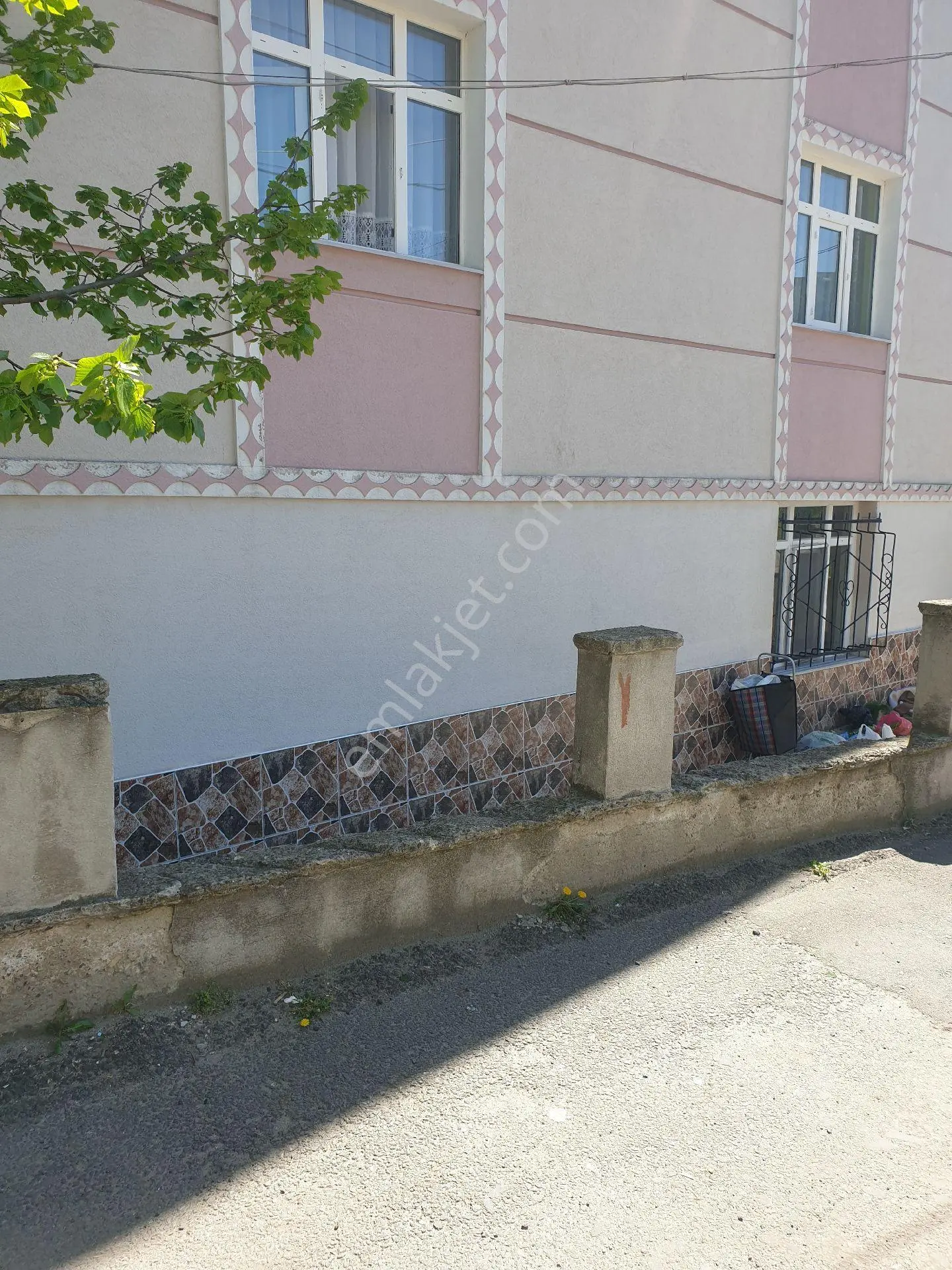 Tekirdağ Çorlu Havuzlar Mahallesinde Kiralik 110m2 Sobalı 2+1 Daire - Görsel 2