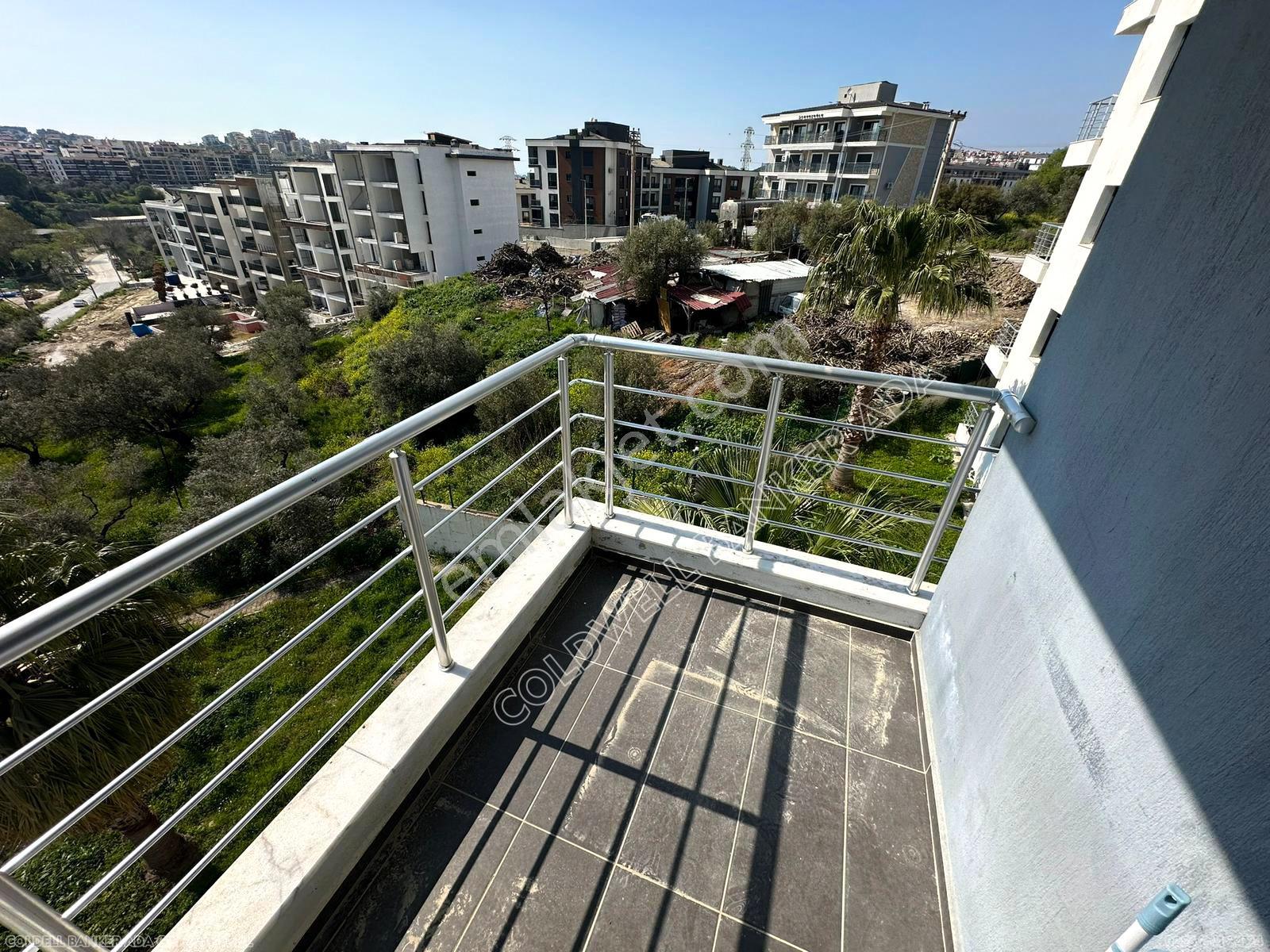 Kuşadası'nda Kiralık 2+1 Eşyalı Daire - Görsel 24