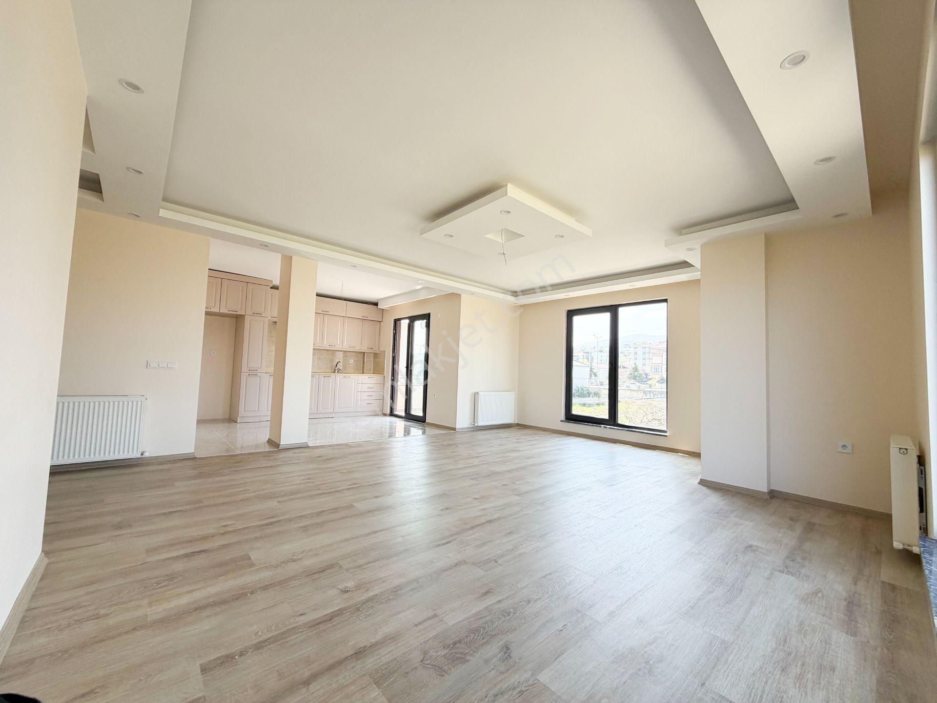 Sahil Tarafında Müstakil Bahçeli Konseptli 3+1 Sıfır Daire - Görsel 12