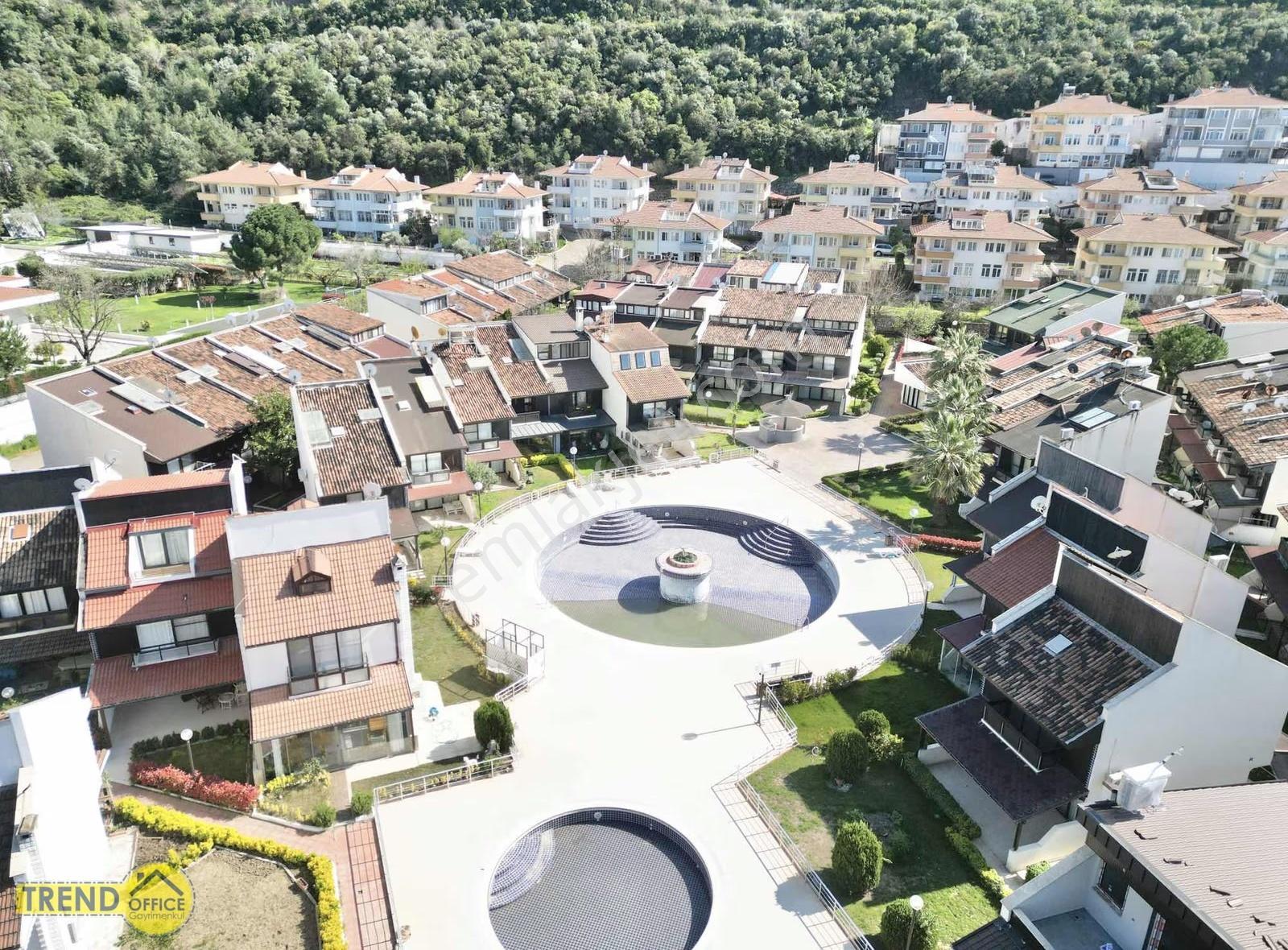 Onur Villaları Trıplex Villa