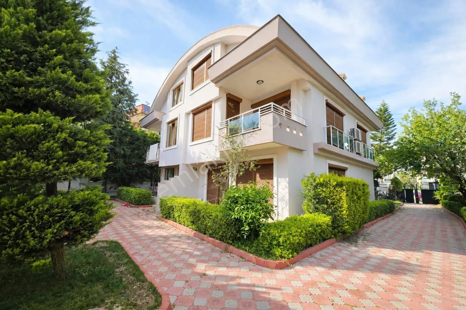 Belek'te Belek Golf Vilları Denize 2 Km Satılık Eşyalı 4+1 Villa
