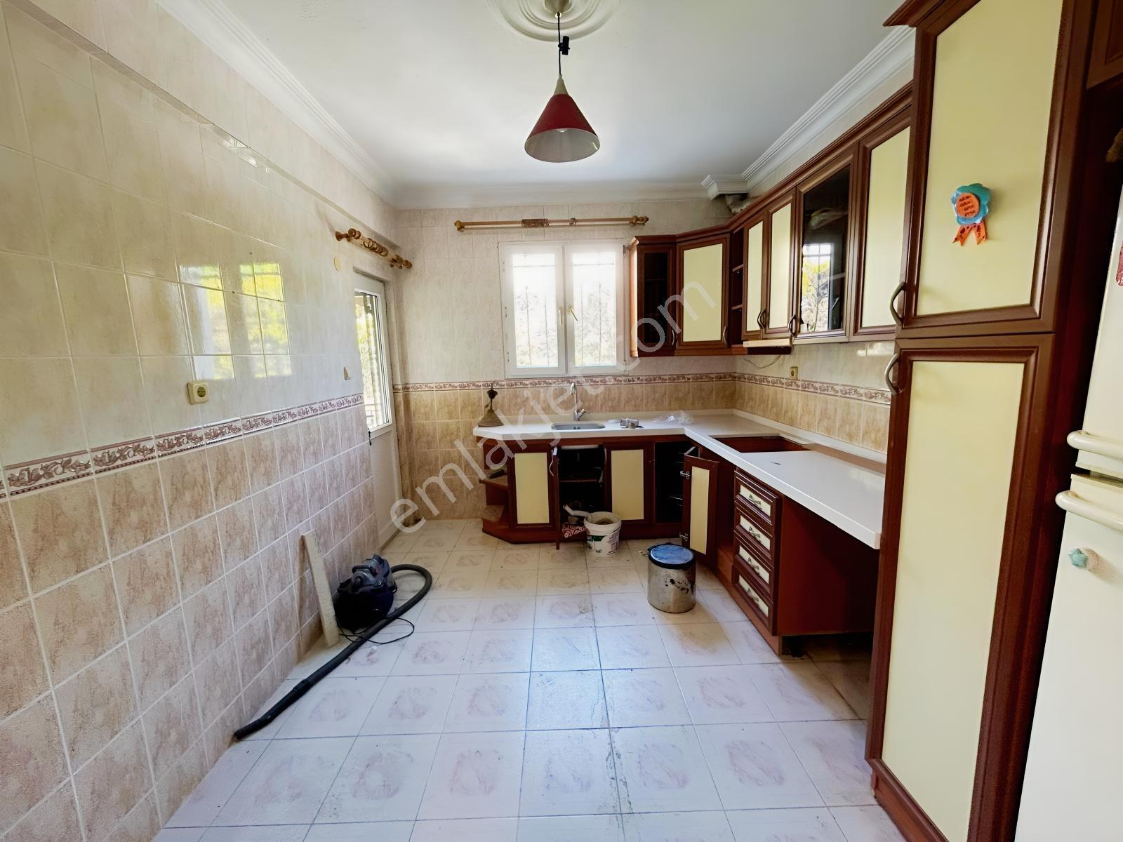 Müstakil Büyük Bahceli Villa - Görsel 21