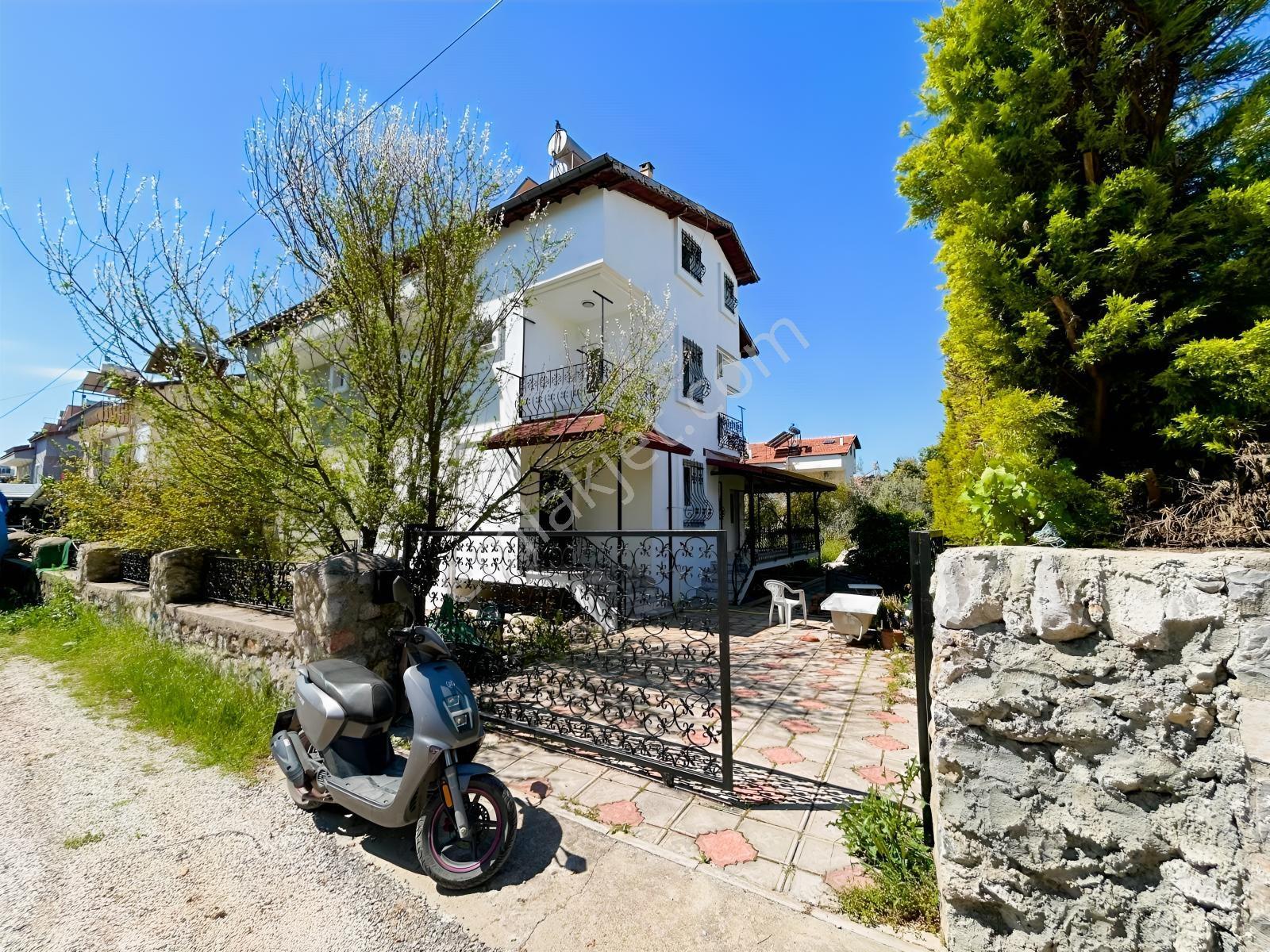 Müstakil Büyük Bahceli Villa - Görsel 16