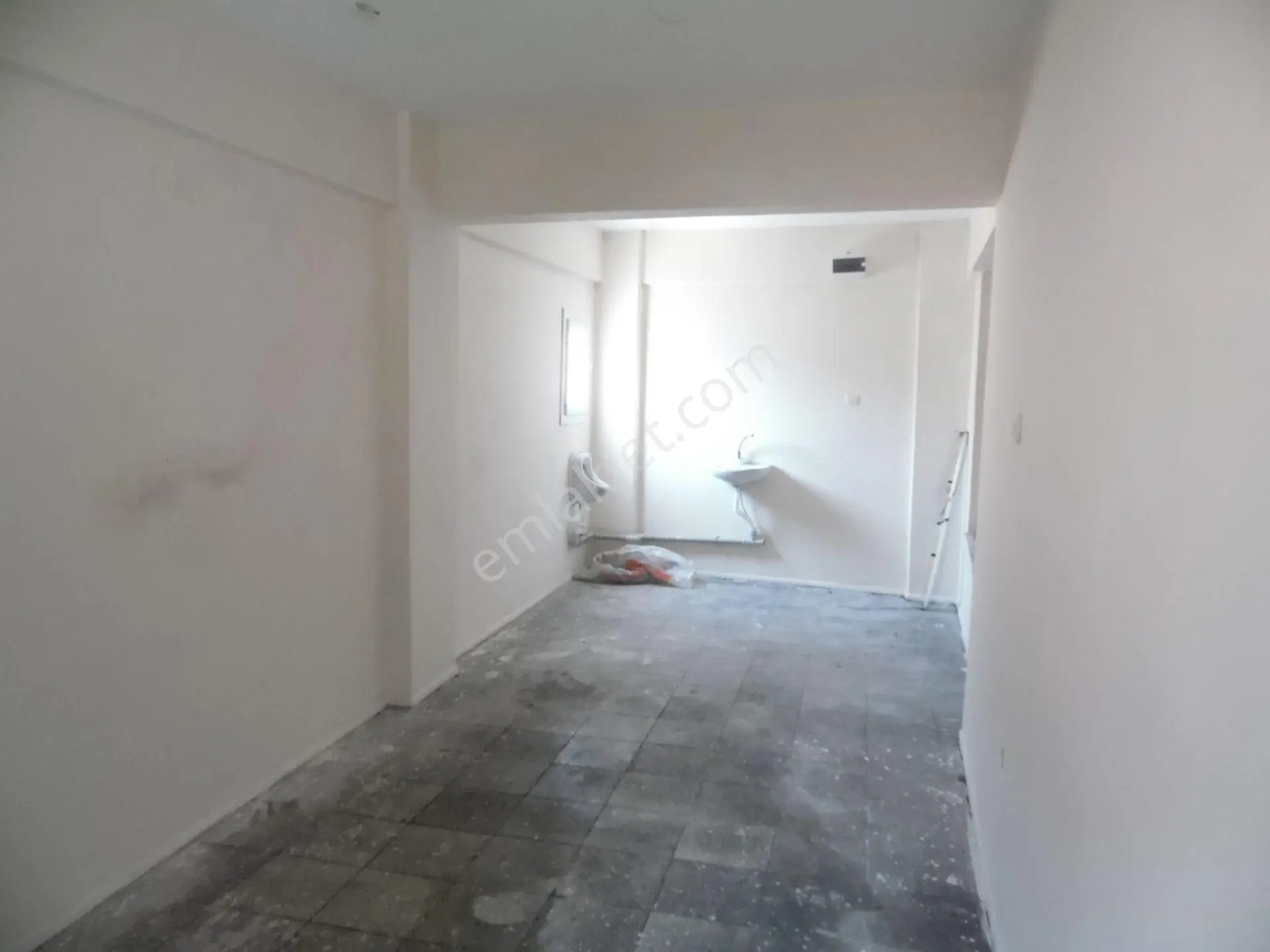 Konak Kemeraltı Kar İşhanında Kiralık 1+0 Büro/ofis - Görsel 2
