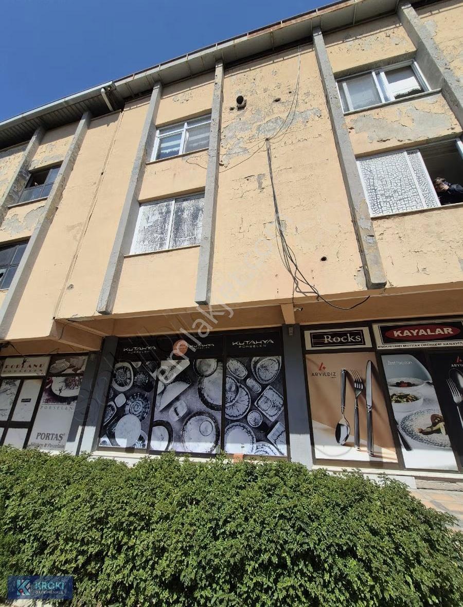 Krokiden Fincancılar Çarşısında Kiralık 400 Metre 4 Katlı