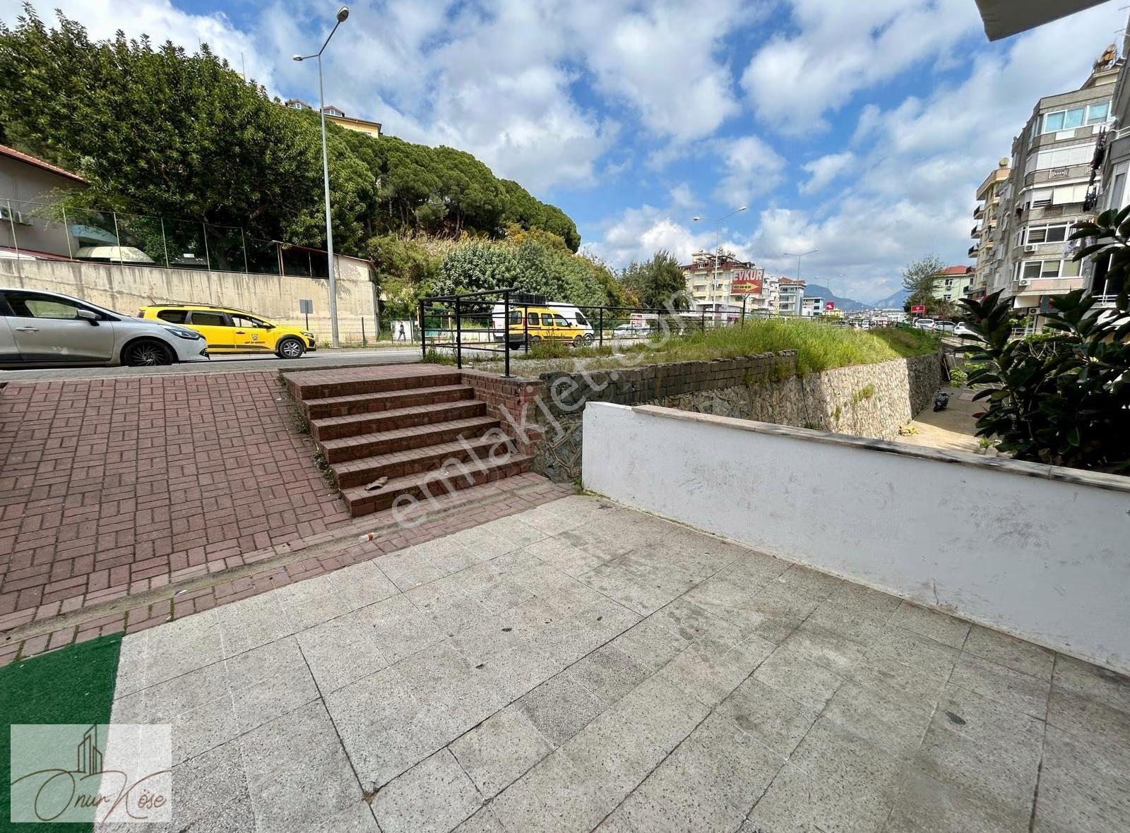 Alanya Eski Hastane Karşısı Anayolda Kiralık Köşe Dükkan - Görsel 6