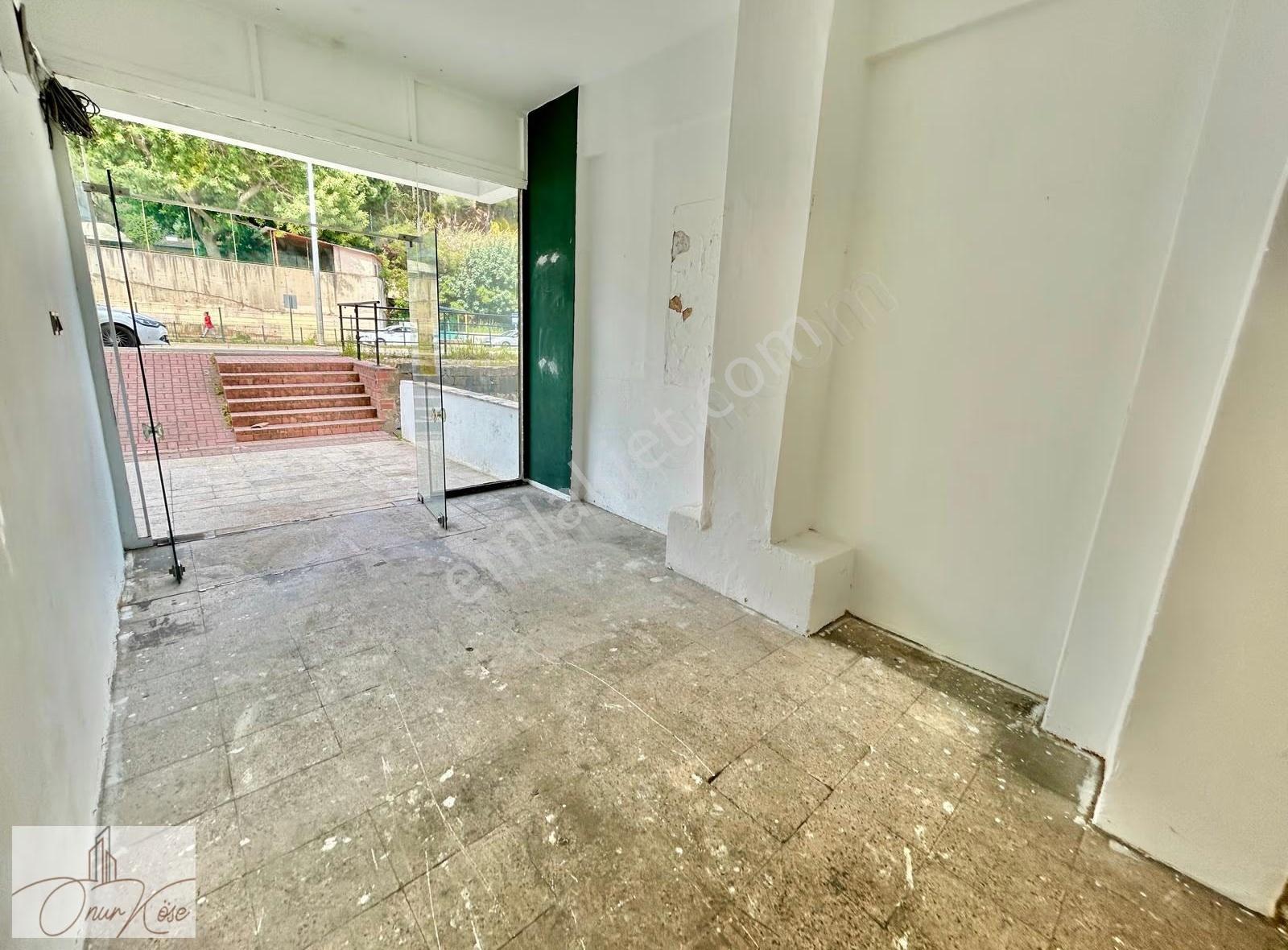 Alanya Eski Hastane Karşısı Anayolda Kiralık Köşe Dükkan - Görsel 16
