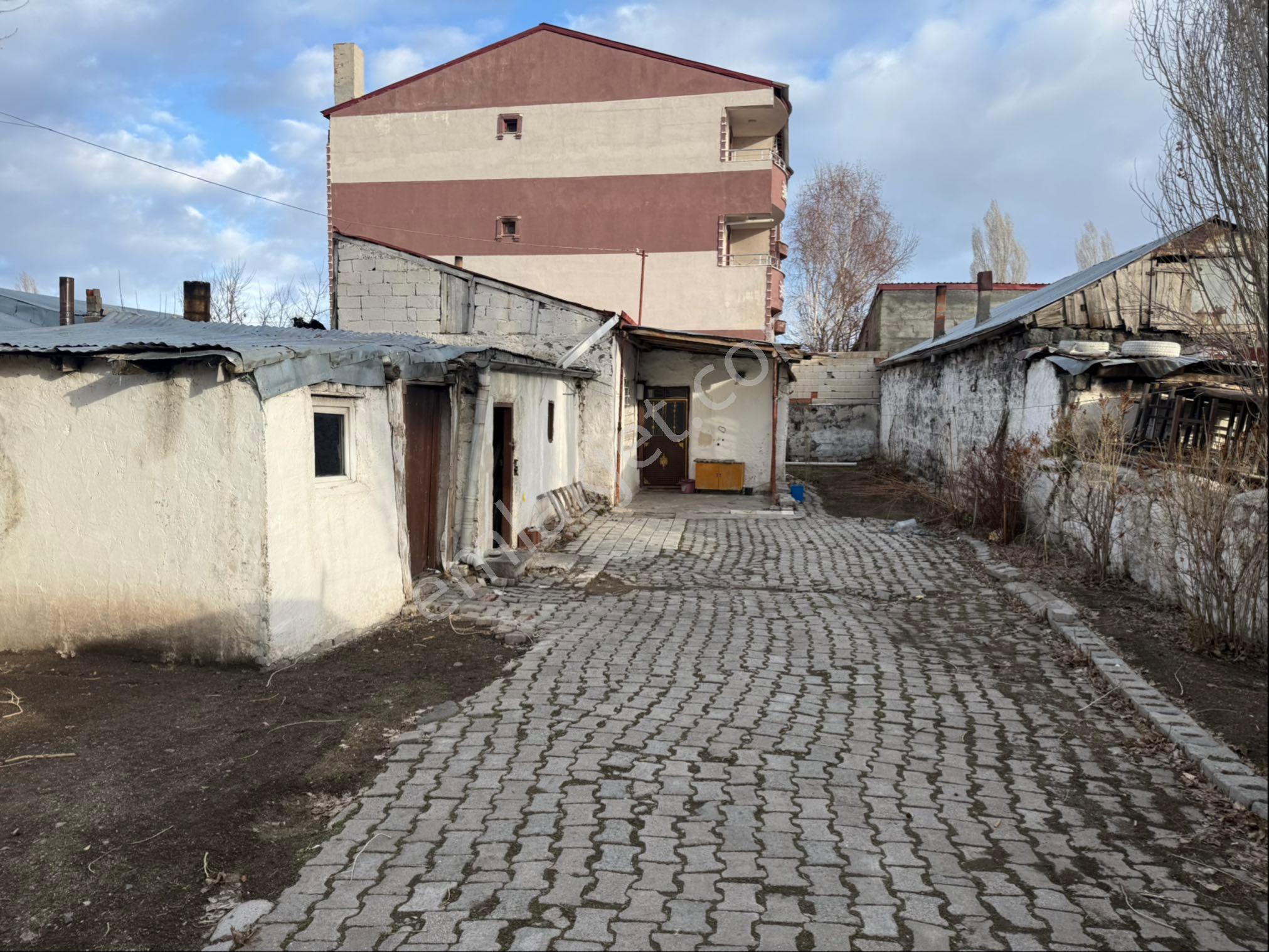 Şeyma Emlaktan Aydınlık Mahallesi Nde Satılık Müstakil Ev Ve Arsa - Görsel 12