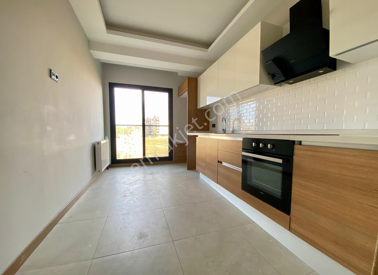 Uygan'dan Cumhuriyet Mah. 130m² 2+1 Havuzlu Site Mia Koru 2