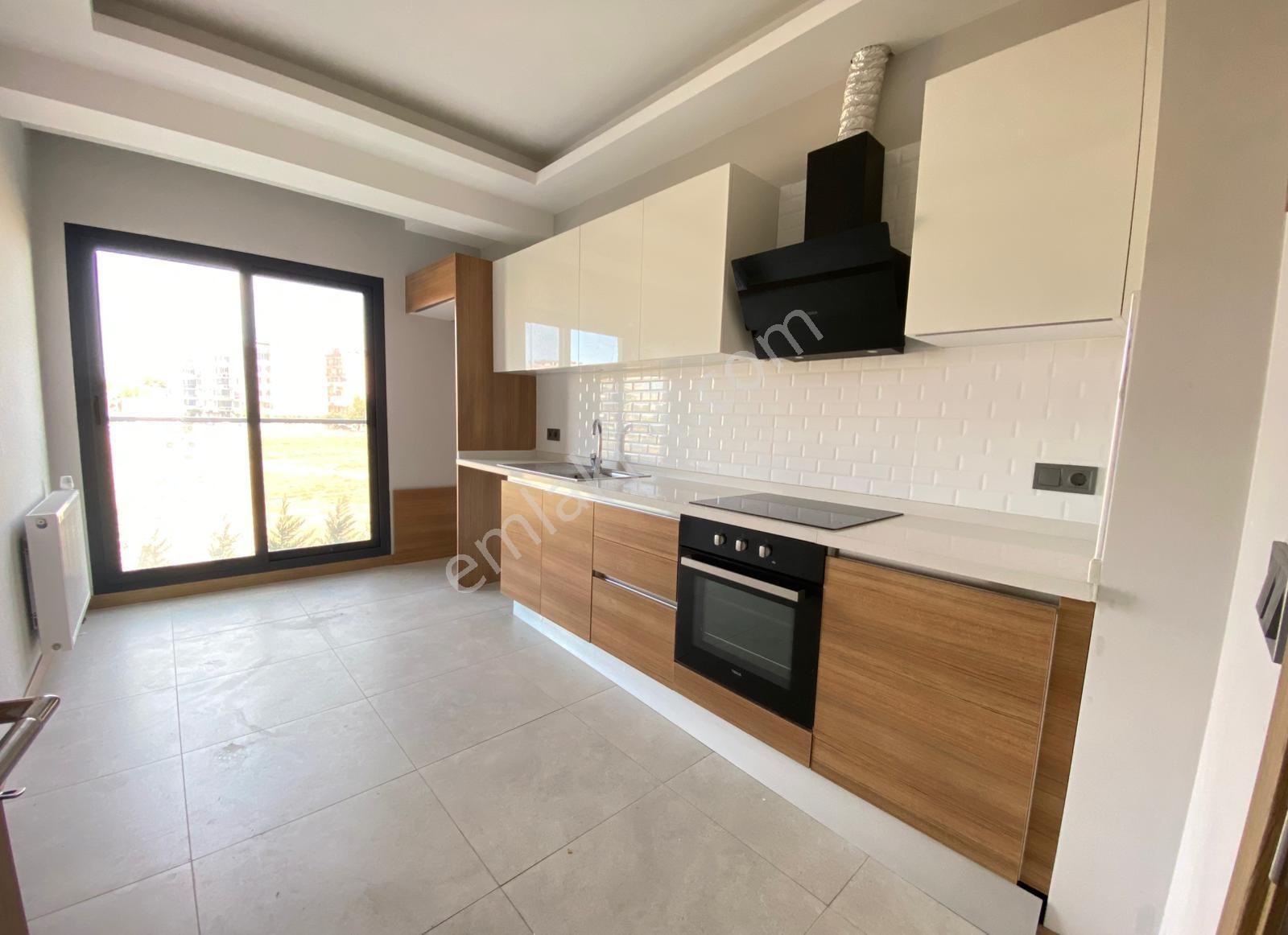 Uygan'dan Cumhuriyet Mah. 130m² 2+1 Havuzlu Site Mia Koru 2 - Görsel 20