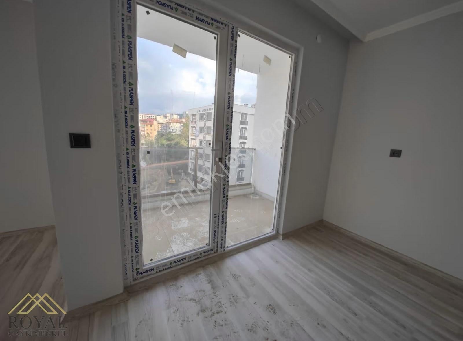 Kaşüstü Merkez'de 2+1 Ön Cephe Kiralık Ofis - Görsel 6