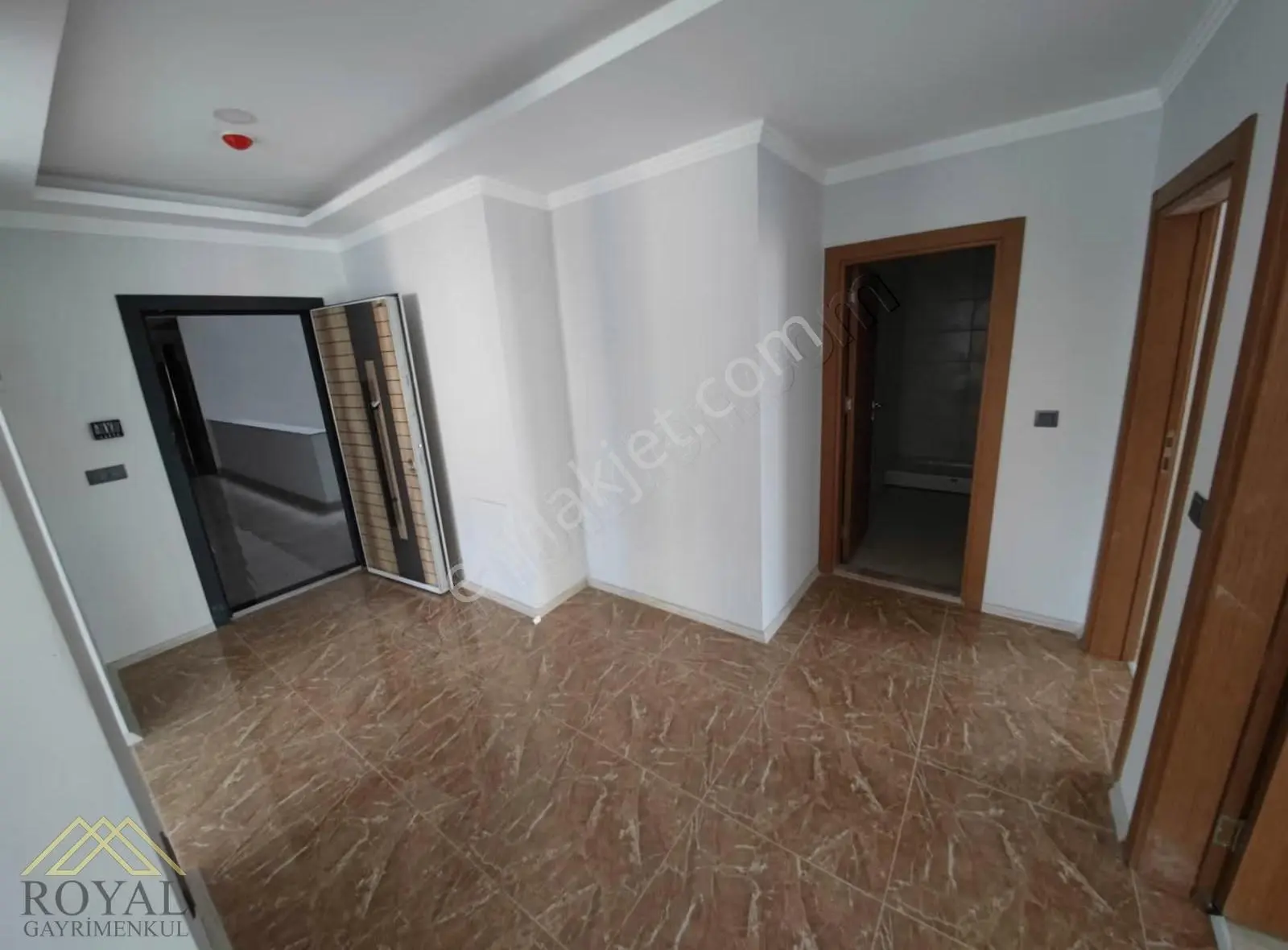 Kaşüstü Merkez'de 2+1 Ön Cephe Kiralık Ofis - Görsel 11