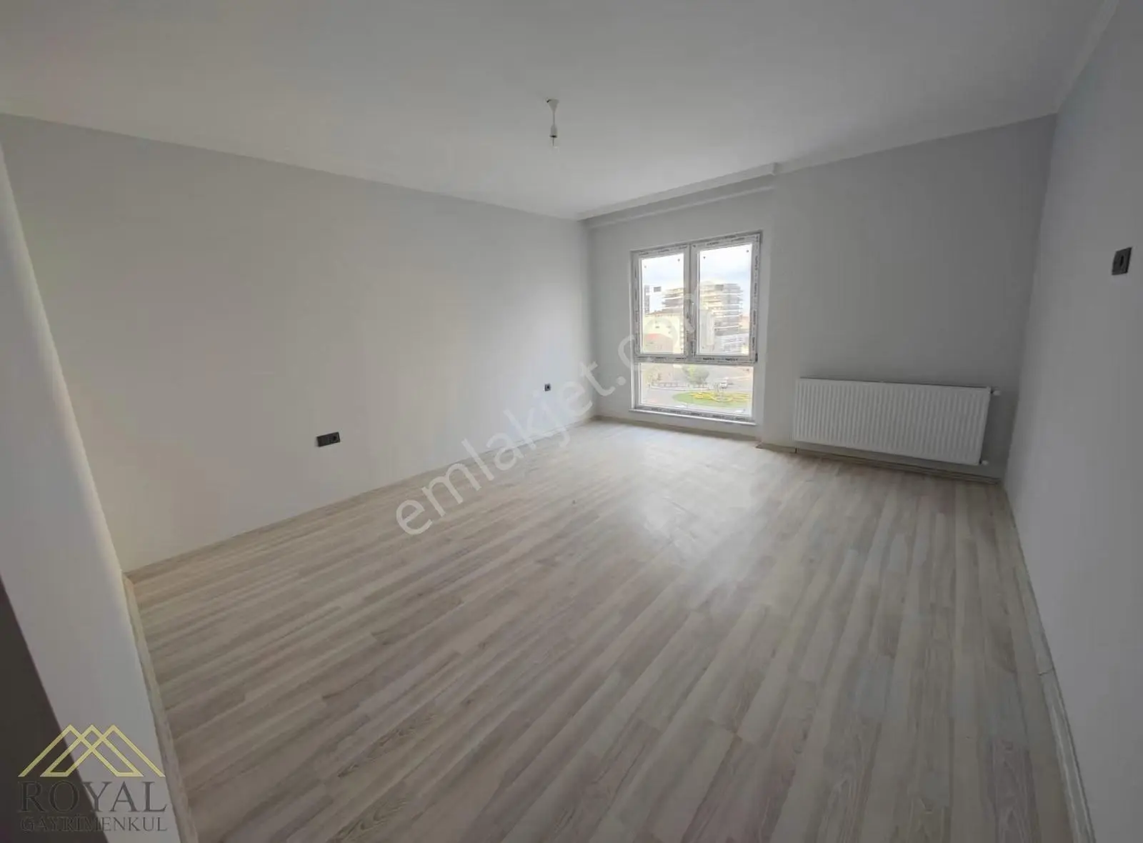 Kaşüstü Merkez'de 2+1 Ön Cephe Kiralık Ofis - Görsel 9