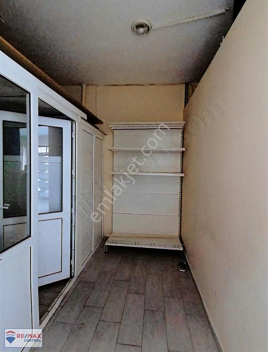 Remax Central'den Kazancılar Caddesinde Satılık Dükkan
