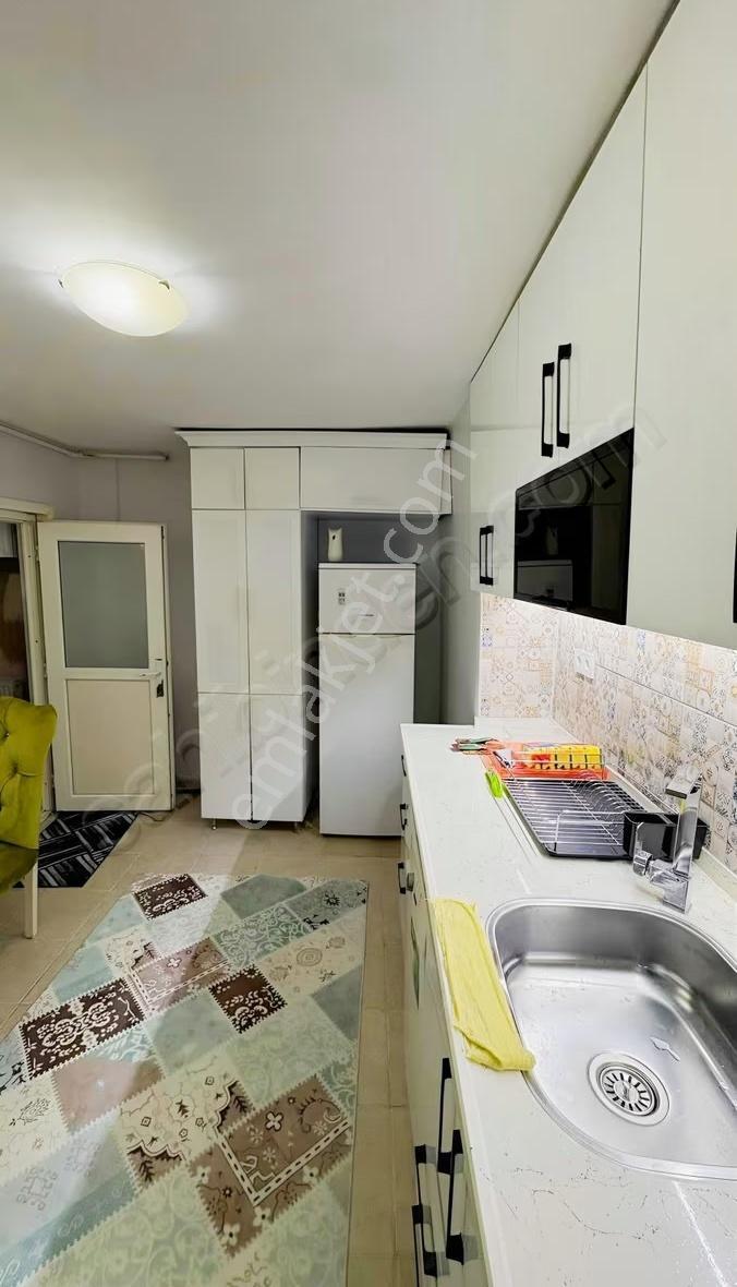 Bayrampaşa Yenidoğan'da Eşyalı Kiralık 2+1 Daire - Görsel 19