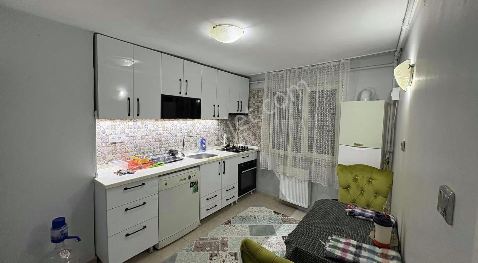 Bayrampaşa Yenidoğan'da Eşyalı Kiralık 2+1 Daire - Görsel 21