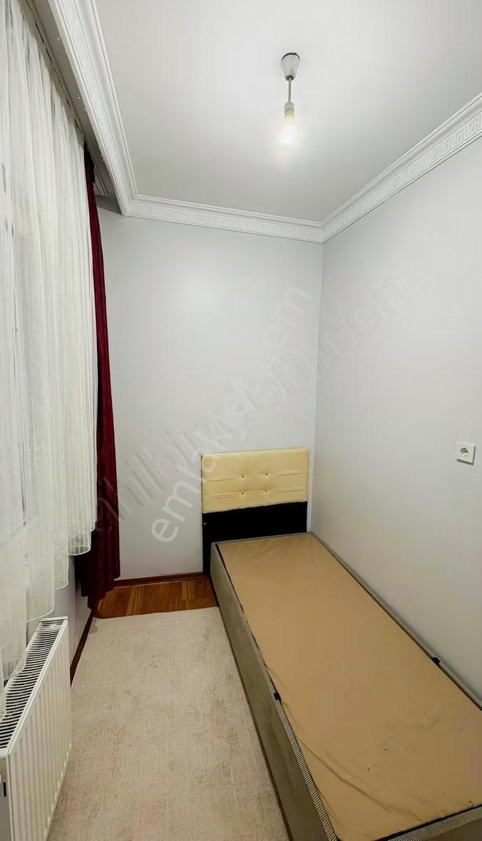 Bayrampaşa Yenidoğan'da Eşyalı Kiralık 2+1 Daire - Görsel 13