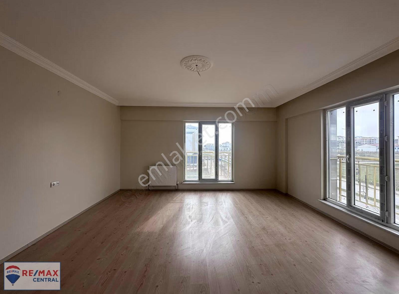 Remax Central | Kılavuz Cadde Üzeri 3+1 Ara Kat Geniş Daire - Görsel 10