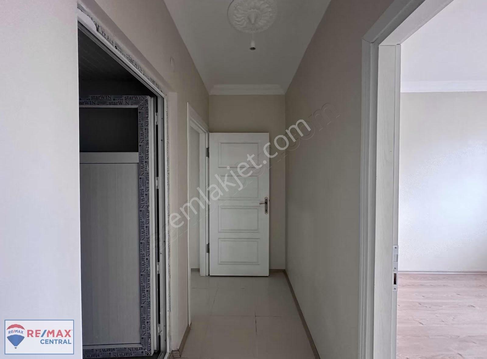 Remax Central | Kılavuz Cadde Üzeri 3+1 Ara Kat Geniş Daire - Görsel 19