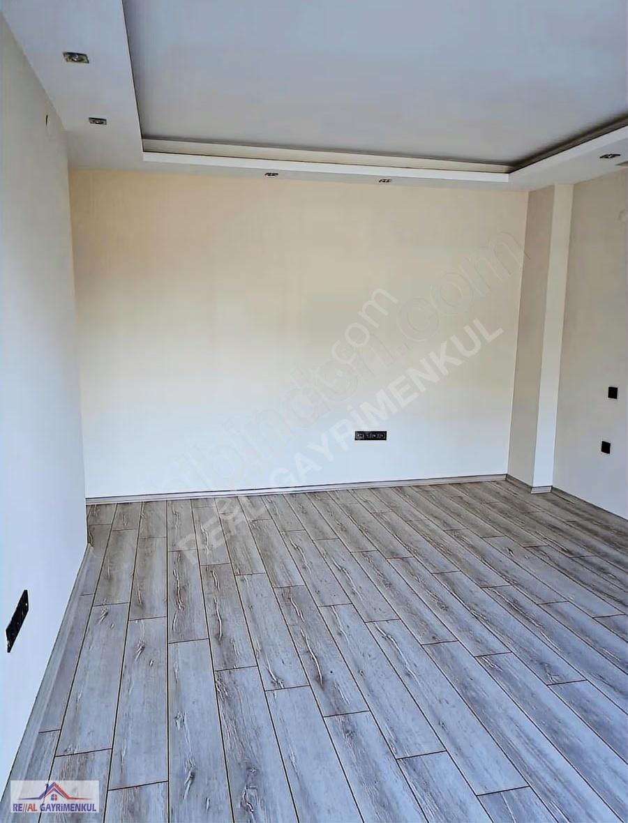 Real Gayrimenkul'den Altıntepede Nezih Bir Sitede 2+1 Daire - Görsel 2