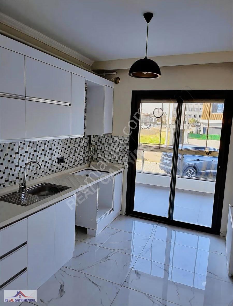 Real Gayrimenkul'den Altıntepede Nezih Bir Sitede 2+1 Daire