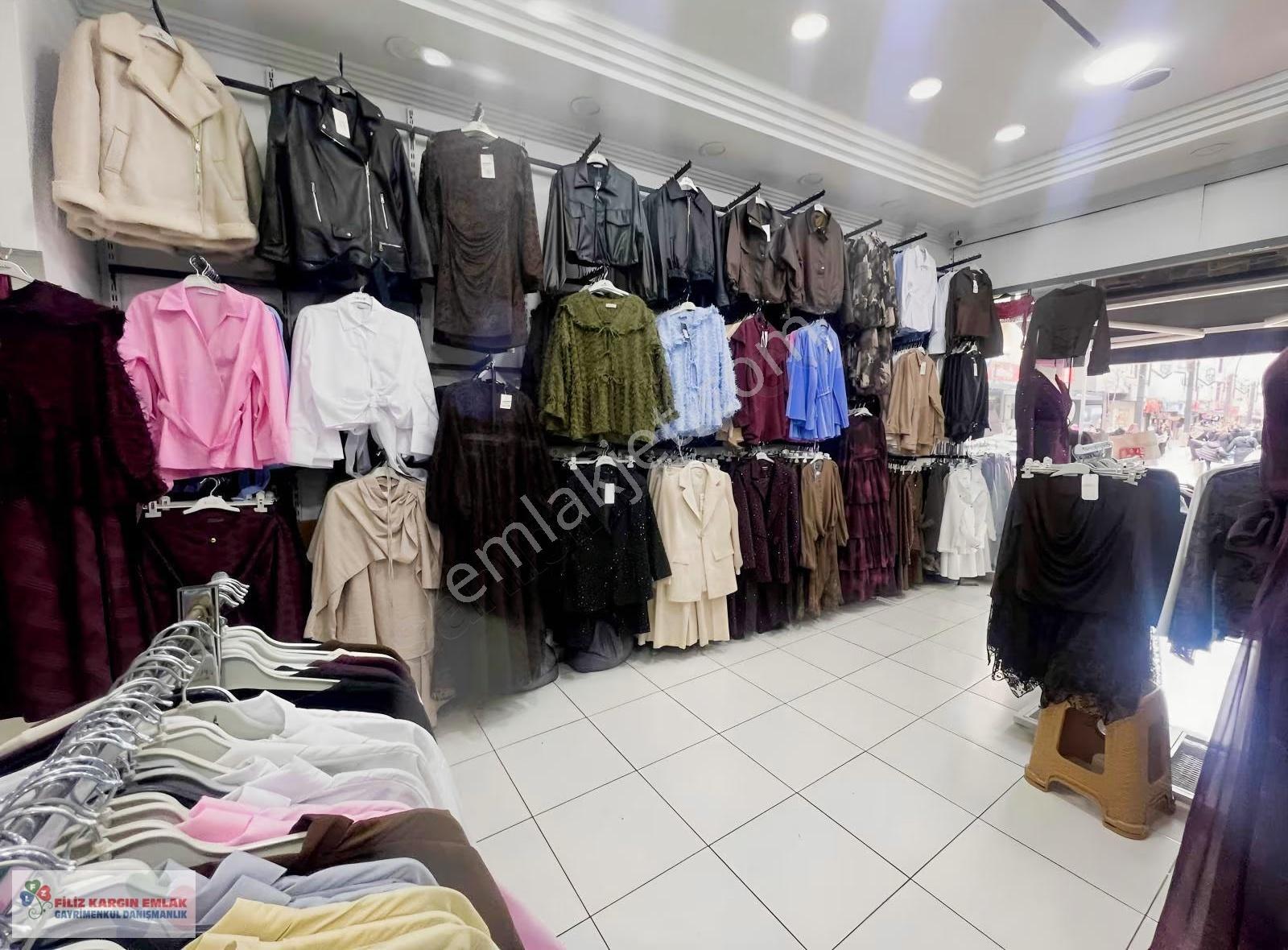 Bağcılar Yürüyüş Yolu Sonu Devren Kiralık Bayan Gym Mağazası - Görsel 2