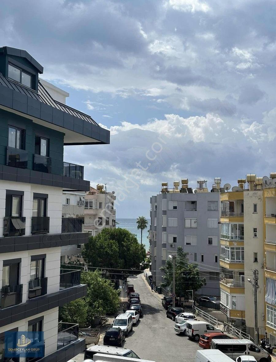 Denize 50 Metre Merkezde 2+1 Boş Daire