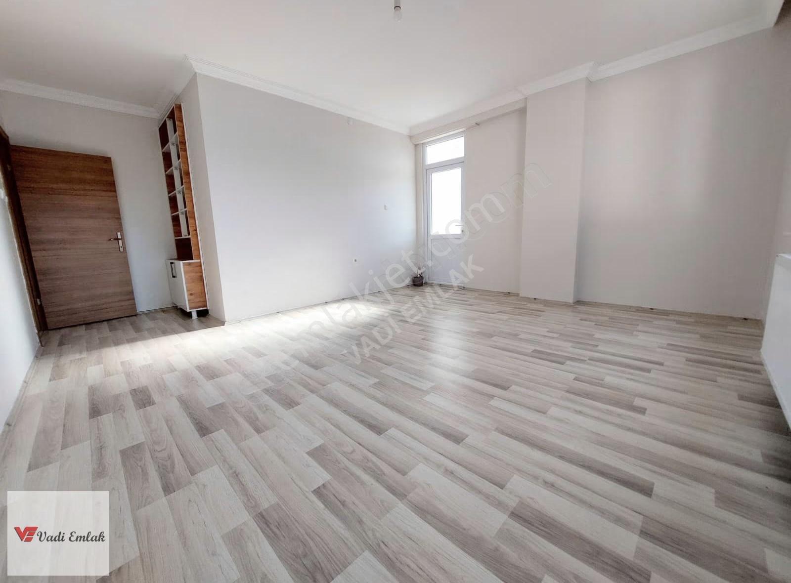 Merkezi Konumda Bakımlı Ve Kullanışlı Kiralık Daire | Vadi Emlak - Görsel 3