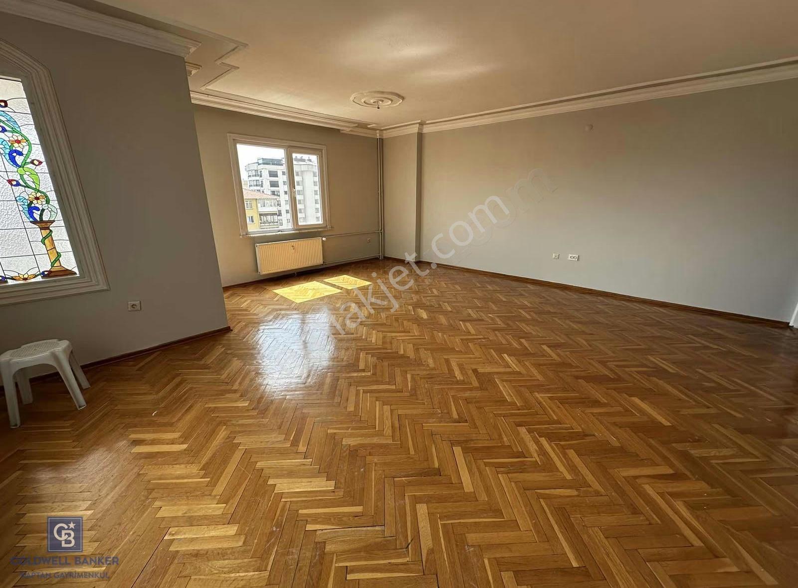 Metroya Yakın Kozyatağı Kocayolda 3+1 | 3 Balkon | Otoparklı - Görsel 11
