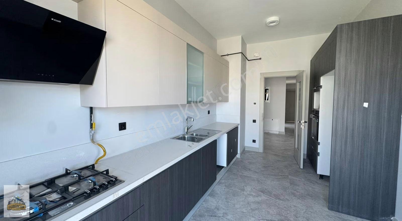 Emlak Konut Çınarköy'de 3+1 Kiralık Büyük Tip Açık Cepheli - Görsel 11