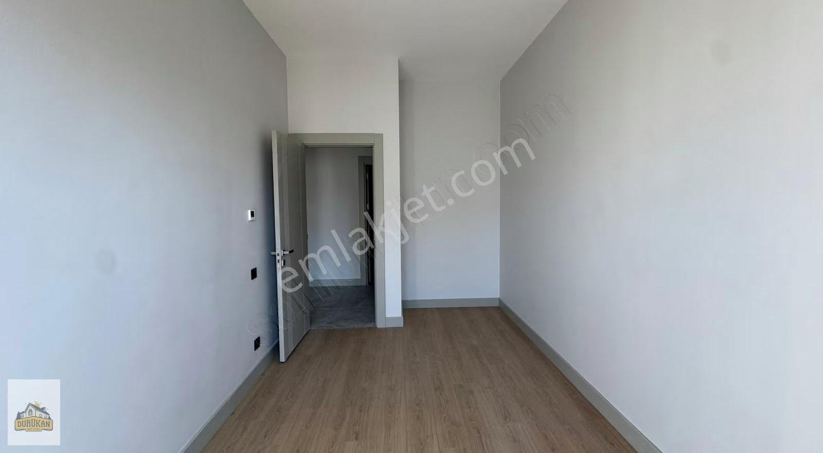 Emlak Konut Çınarköy'de 3+1 Kiralık Büyük Tip Açık Cepheli - Görsel 3