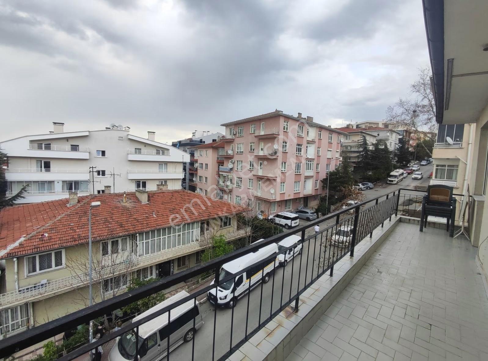 Esat Yaprak Sokakta 3+1 Bağımsız Salon Yapılı Satılık Daire - Görsel 6
