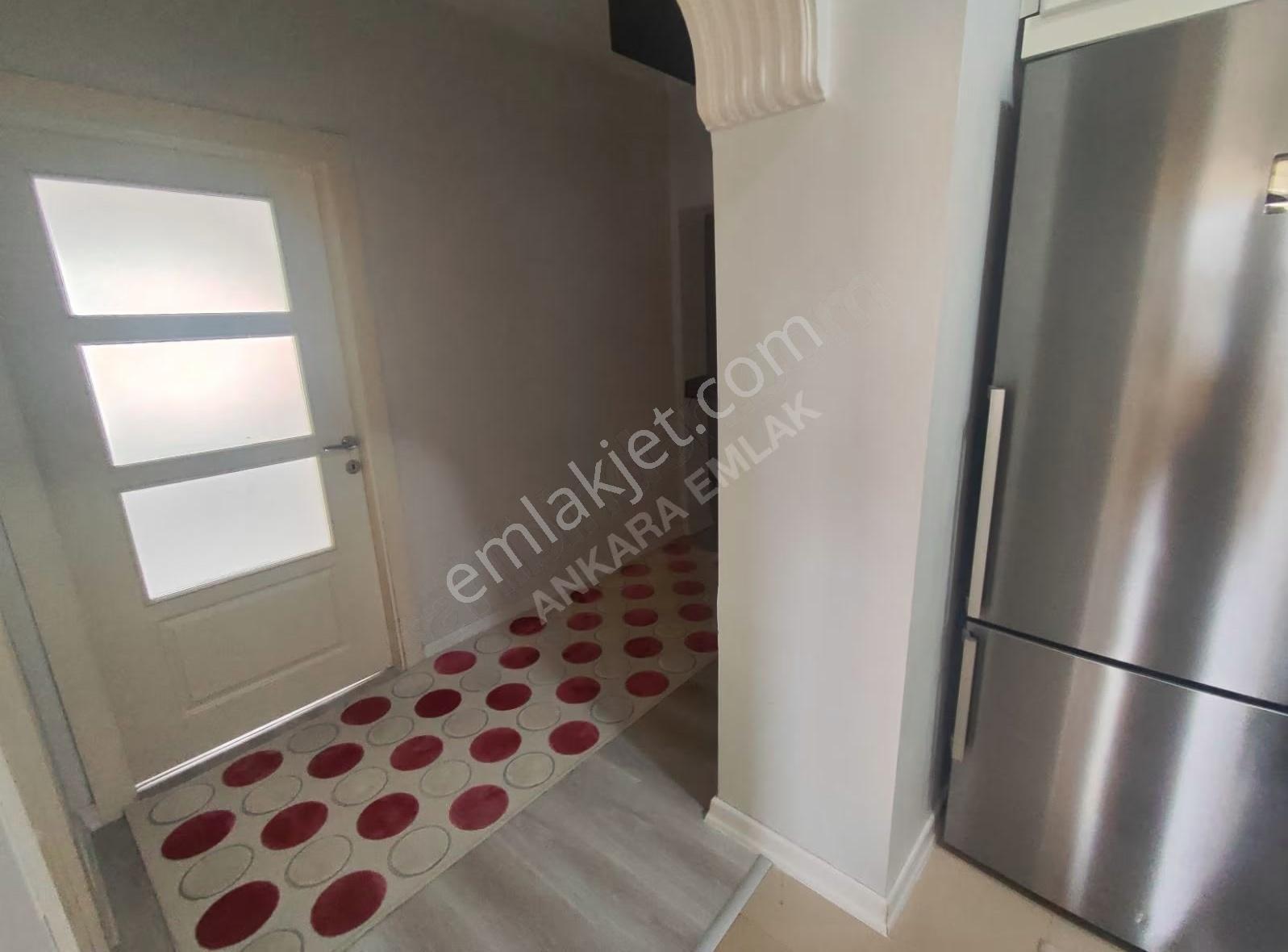 Esat Yaprak Sokakta 3+1 Bağımsız Salon Yapılı Satılık Daire - Görsel 3