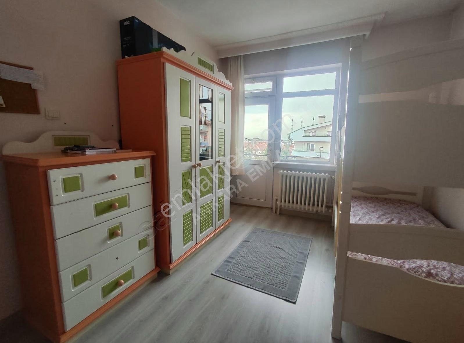 Esat Yaprak Sokakta 3+1 Bağımsız Salon Yapılı Satılık Daire - Görsel 5