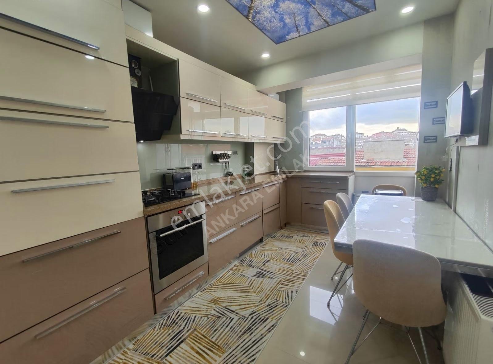 Esat Yaprak Sokakta 3+1 Bağımsız Salon Yapılı Satılık Daire - Görsel 18